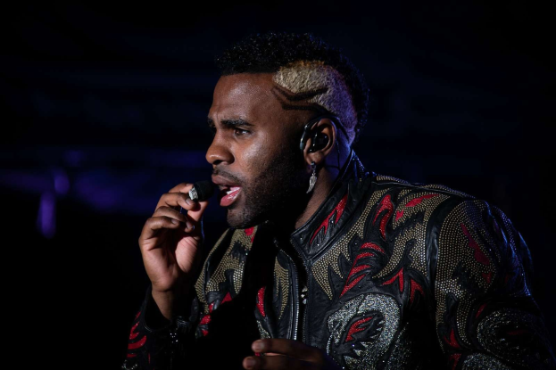 DJ Khaled singt bei Coachella 2018 ins Mikrofon