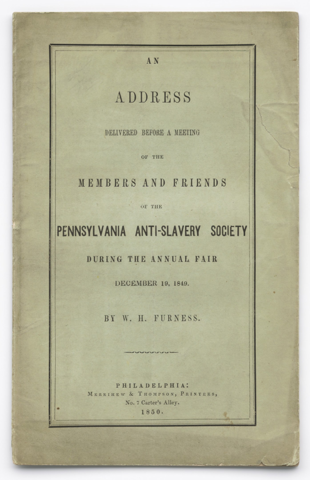 Ein aufgeschlagenes Buch mit dem Titel "Eine Ansprache vor einer Versammlung der Mitglieder und Freunde der Pennsylvania Anti-Slavery Society während der jährlichen Messe"