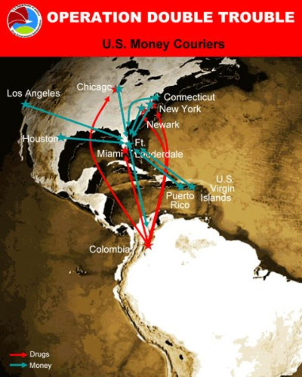 Plakat mit der Aufschrift "Operation Double Trouble: US-Geldkurier" mit einer Karte der USA, die in zwei Abschnitte unterteilt ist, die die Routen der US-Geldkurier und die Standorte der Geldträger zeigen, mit fetter schwarzer Schrift in einem weißen Rand.
