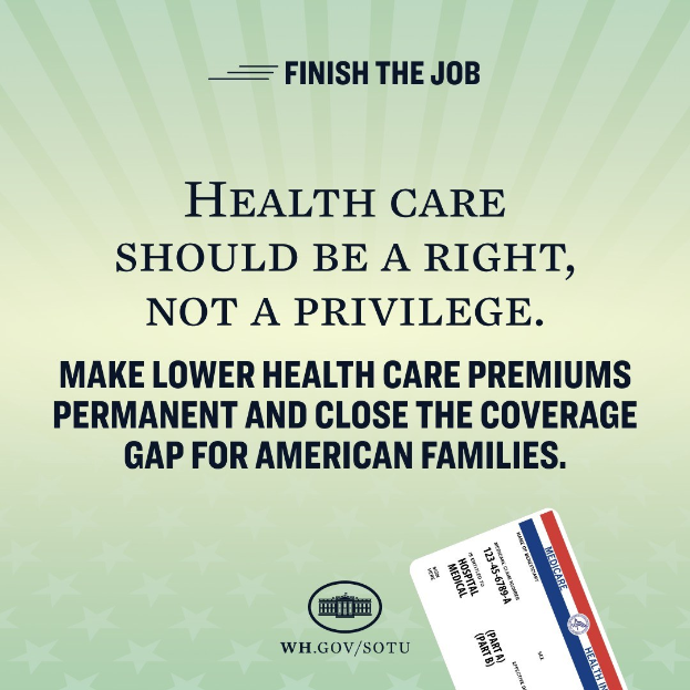 Plakat mit dem Text "Fertigstellen: Gesundheit sollte ein Recht sein, nicht ein Privileg" und einer Karte mit der Aufschrift "Dauerhaft niedrigere Gesundheitsprämien und Schließen der Versorgungslücke für amerikanische Familien."