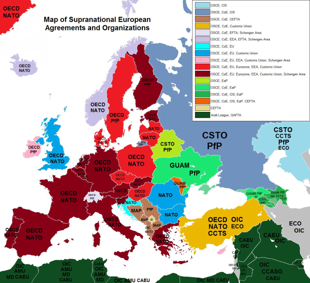 Farbcodierte Europakarte, die Länder und ihre jeweiligen Abkommen oder Organisationen zeigt, mit begleitenden Textbeschriftungen.